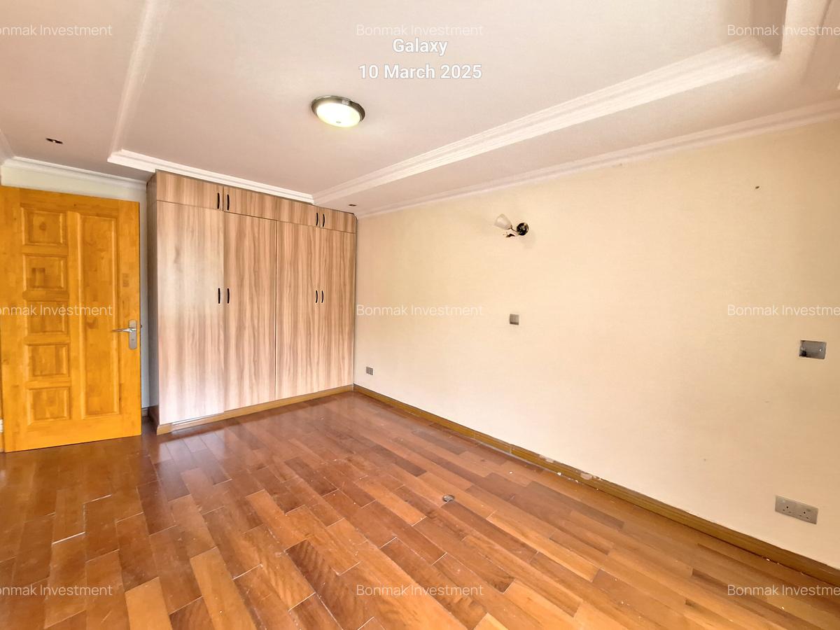 5 Bed Townhouse with En Suite at Lavington Green - 12