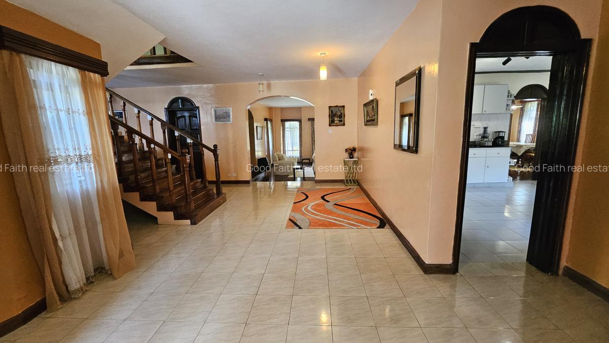 5 Bed House with En Suite in Runda - 8