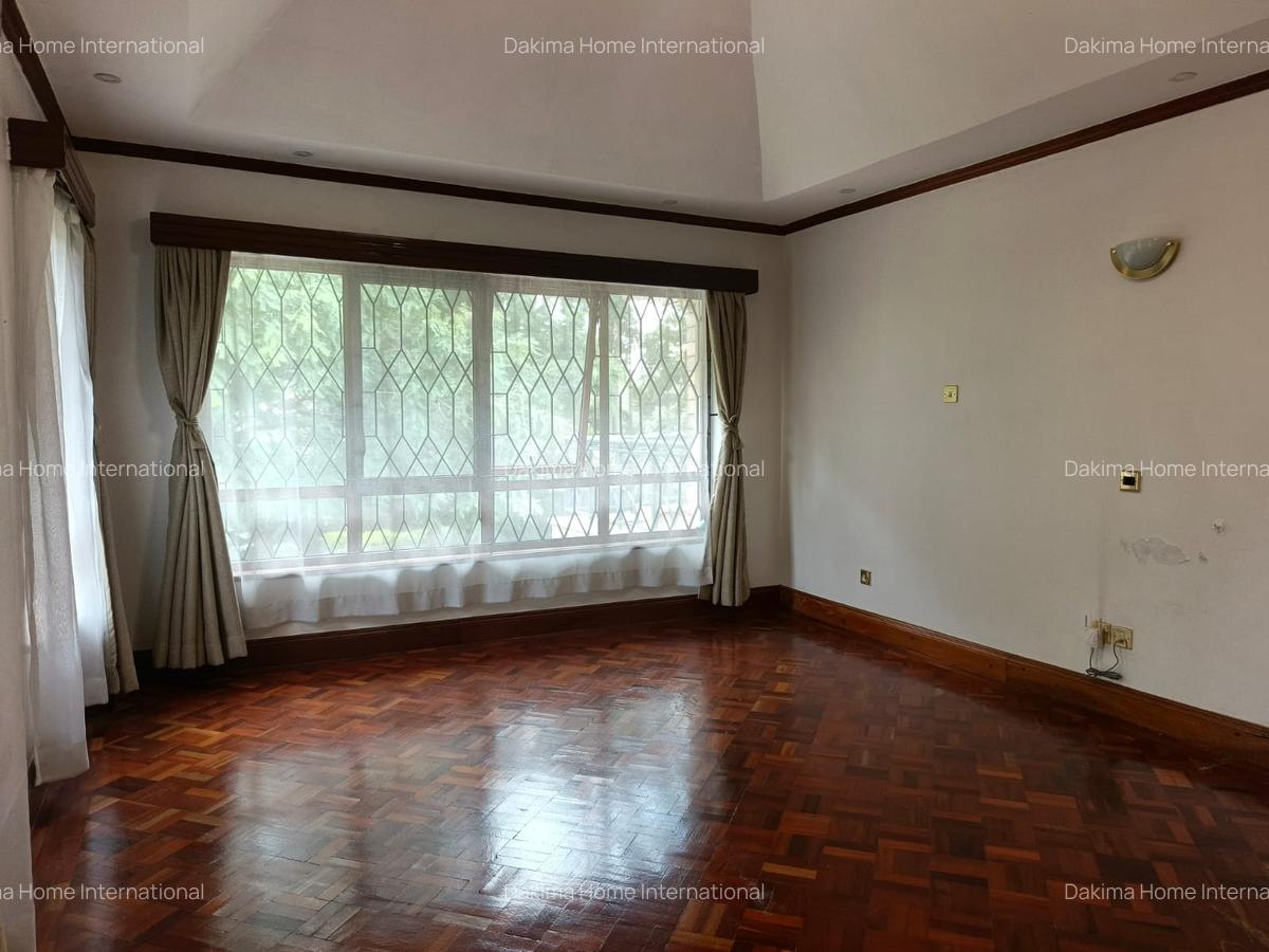 5 Bed Townhouse with En Suite in Runda - 16