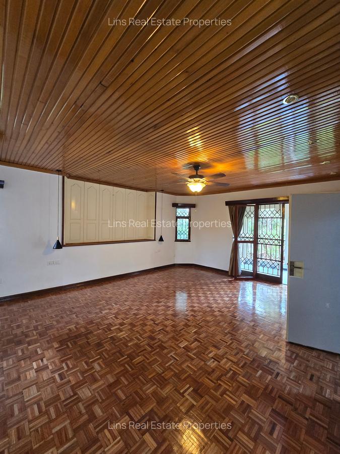 5 Bed House with En Suite in Runda - 13