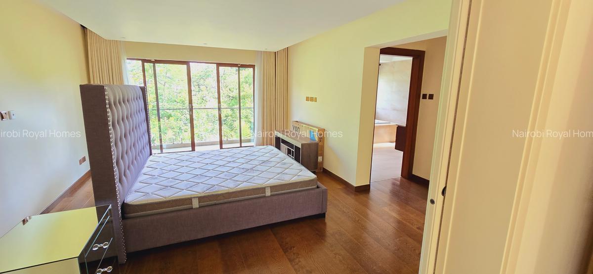 5 Bed Townhouse with En Suite at Lavington Green - 17