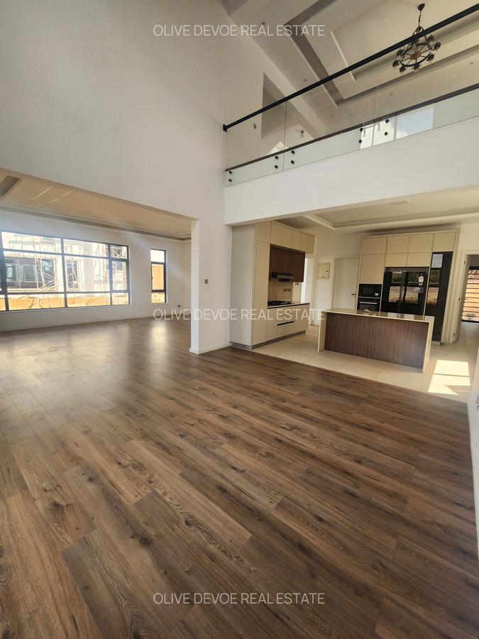 5 Bed Villa with En Suite in Lavington - 2