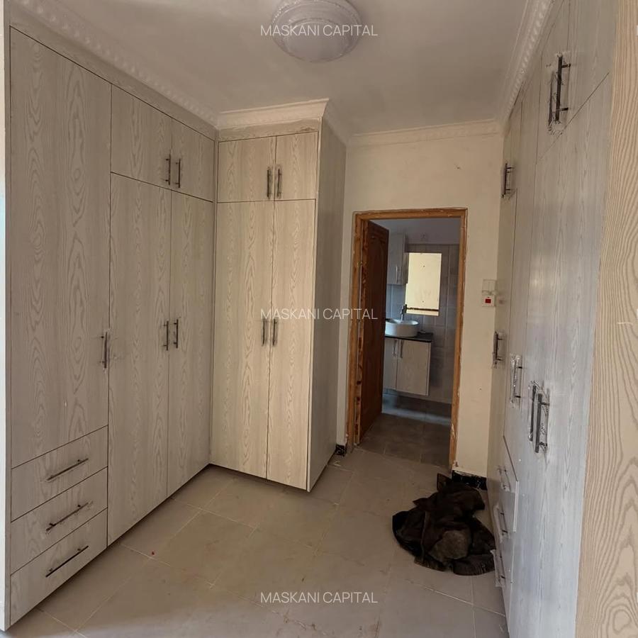 4 Bed House with En Suite at Gikambura - 2