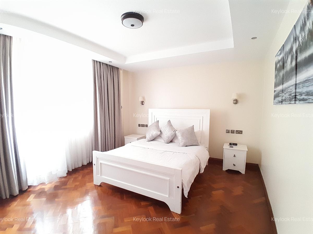 Serviced 3 Bed Apartment with En Suite at 1249 - 13