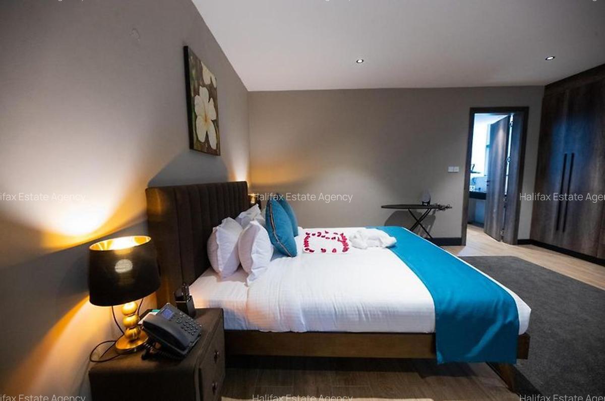 Furnished 1 Bed Apartment with Swimming Pool in Kilimani - 4