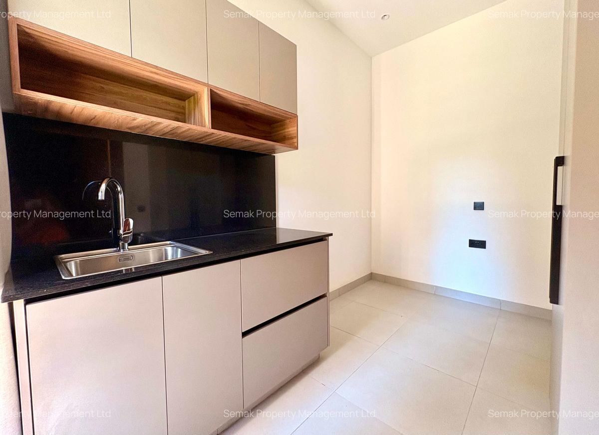 4 Bed Villa with En Suite at Tala Road - 18