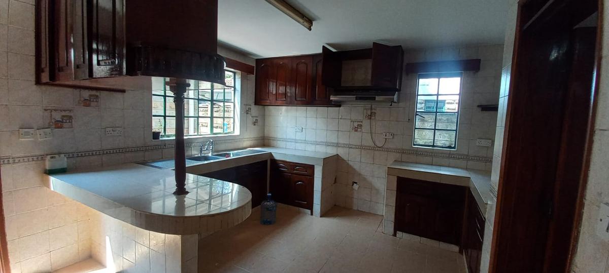 4 Bed Townhouse with En Suite at Lavington Green - 20