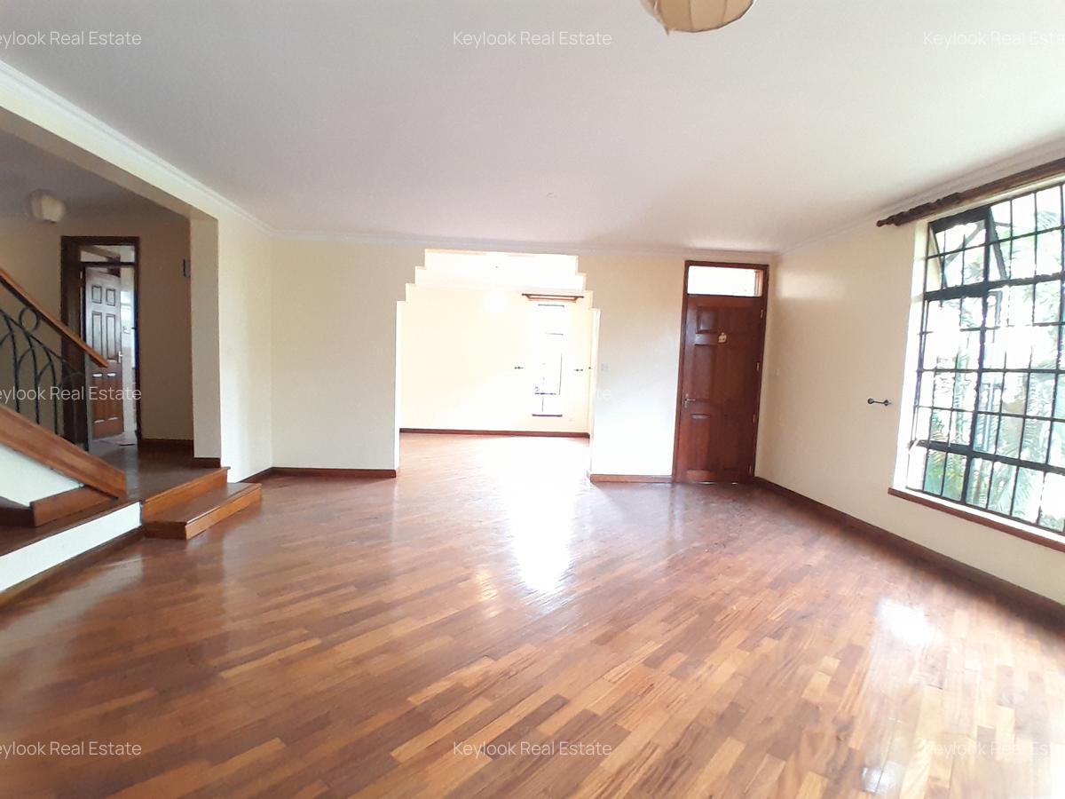 4 Bed Townhouse with En Suite at Lavington - 12