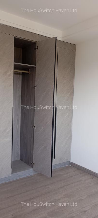 3 Bed Apartment with En Suite at Off Riverside Drive - 6