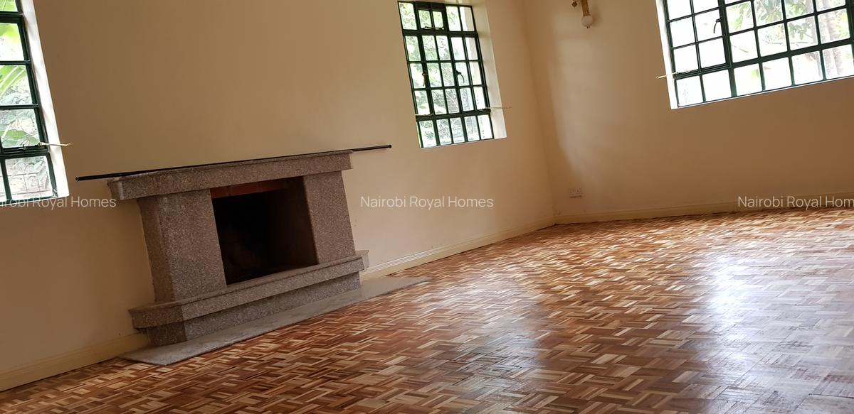 6 Bed House with En Suite at Lavington Road - 12