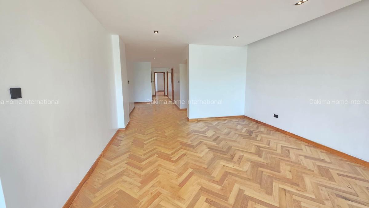 4 Bed Apartment with En Suite in Spring Valley - 7