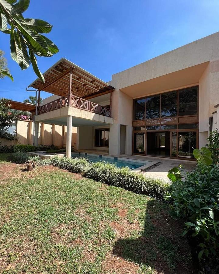 5 Bed Townhouse with En Suite at Lavington - 14