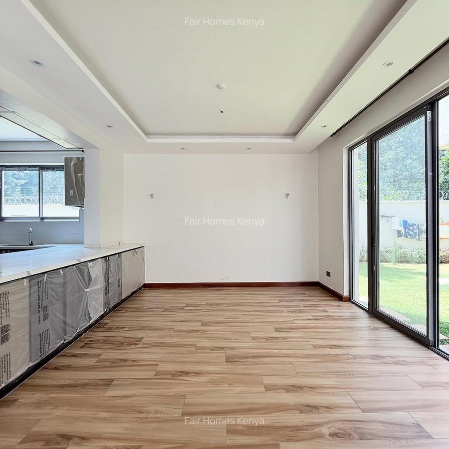 6 Bed Townhouse with En Suite at Lavington Green - 3