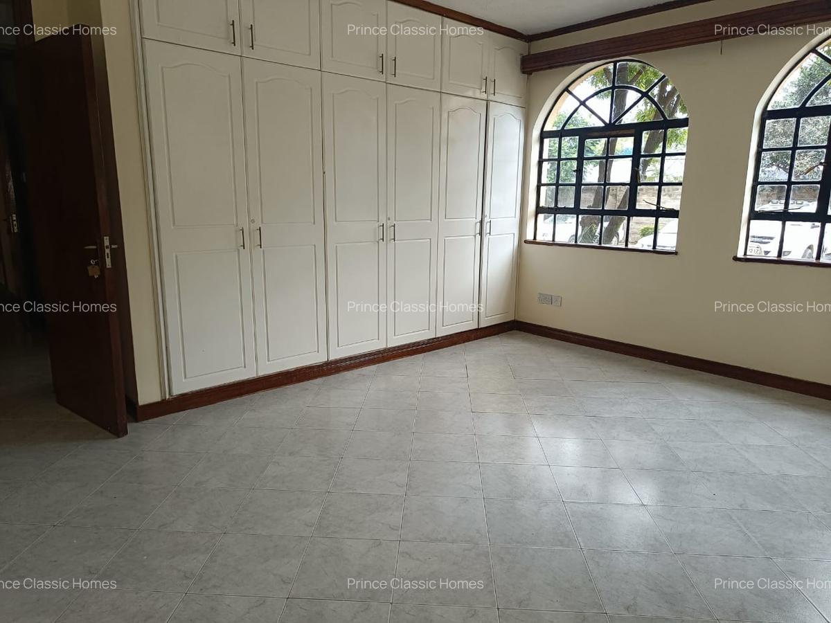 3 Bed Apartment with En Suite in Kilimani - 6