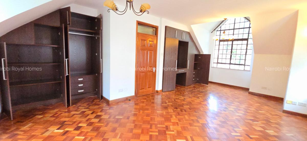 4 Bed Townhouse with En Suite at Chalbi Drive - 20