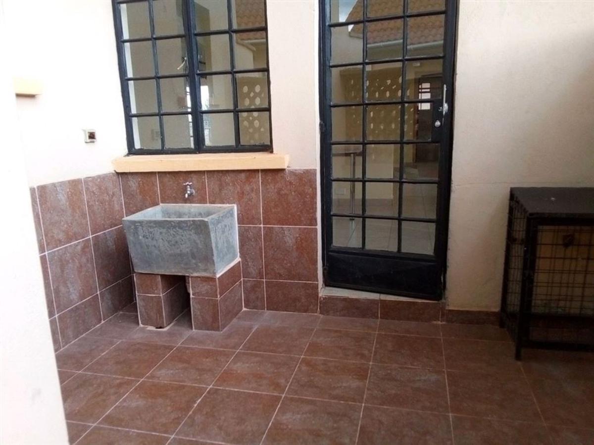 5 Bed Townhouse with En Suite at Red Hill - 4