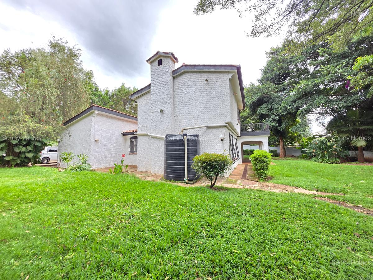 4 Bed House with En Suite at Hill View Estate - 1