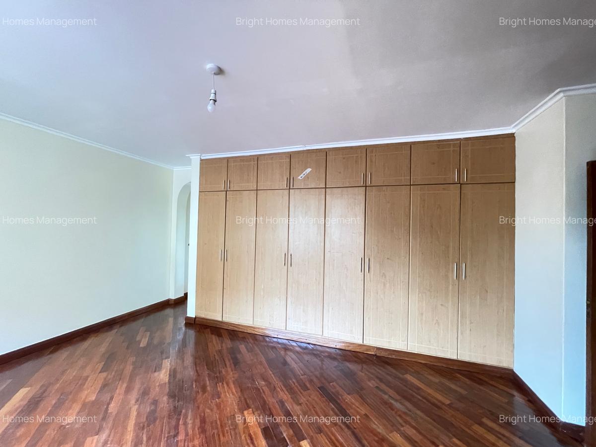 4 Bed Townhouse with En Suite in Lavington - 12