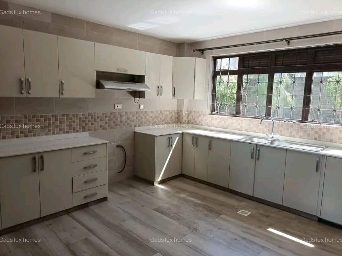 5 Bed Villa with En Suite at Runda - 4