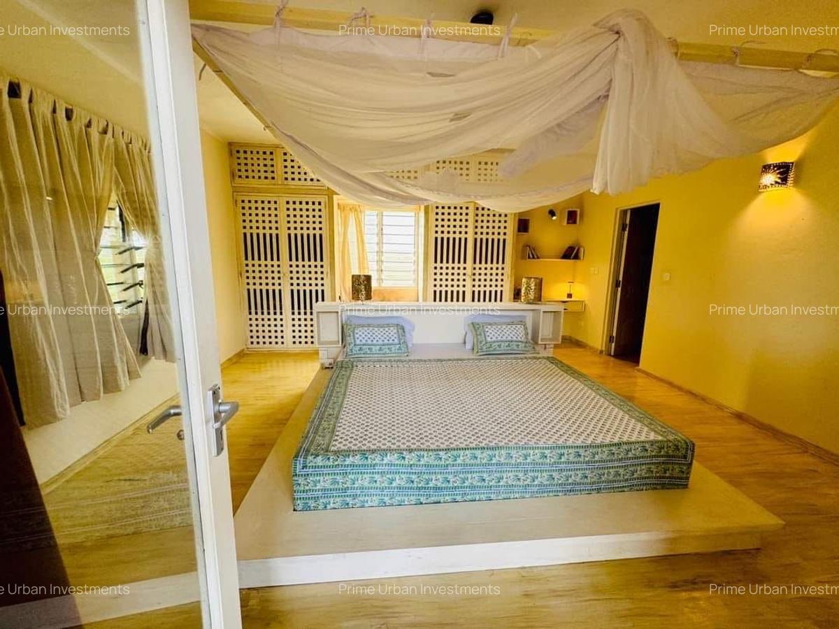 8 Bed House with En Suite in Watamu - 5