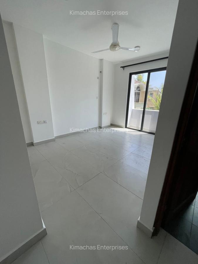 Serviced 3 Bed Apartment with En Suite at Bustani Close - 7