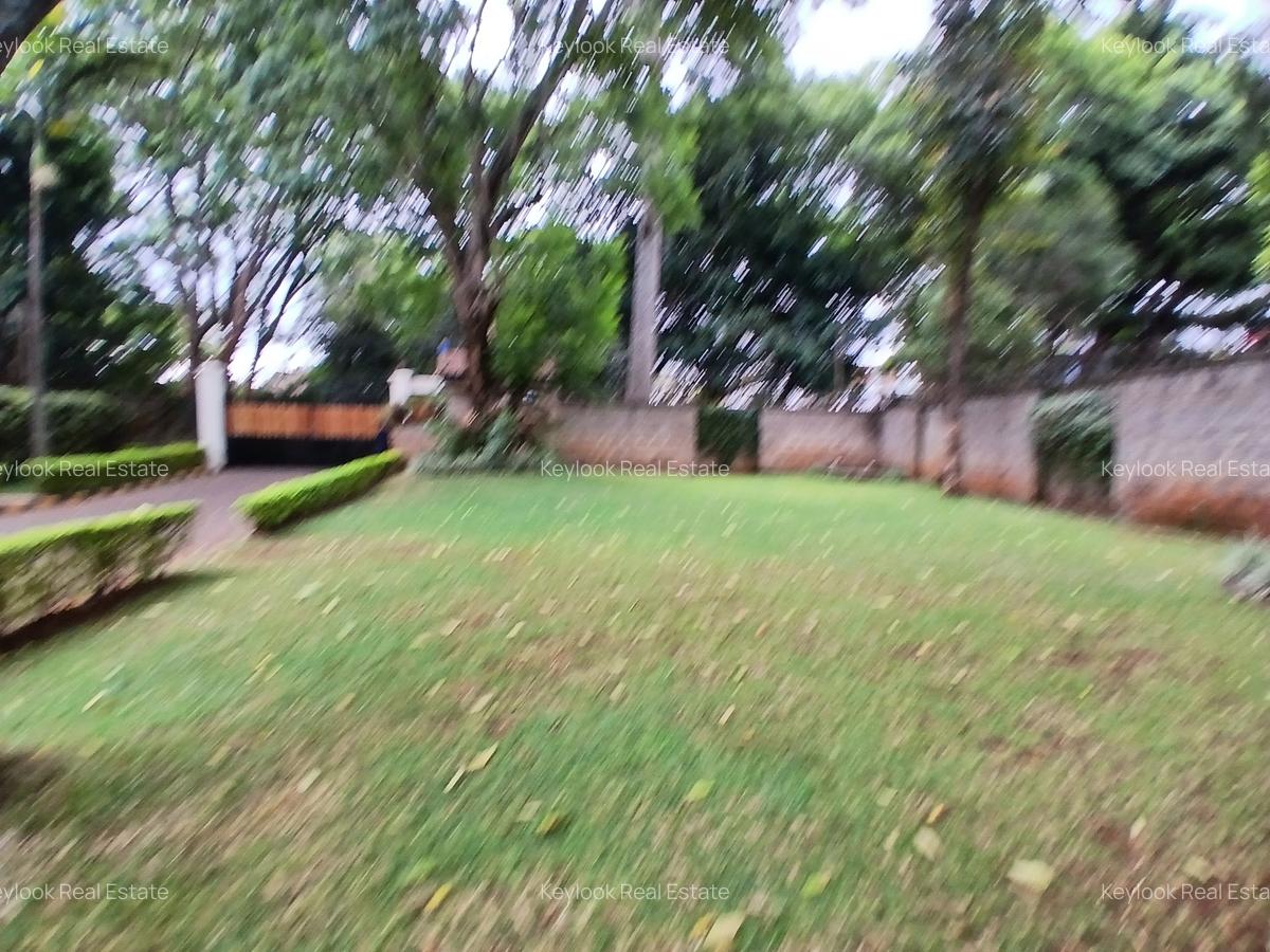 5 Bed Townhouse with En Suite at Lavington Green - 5