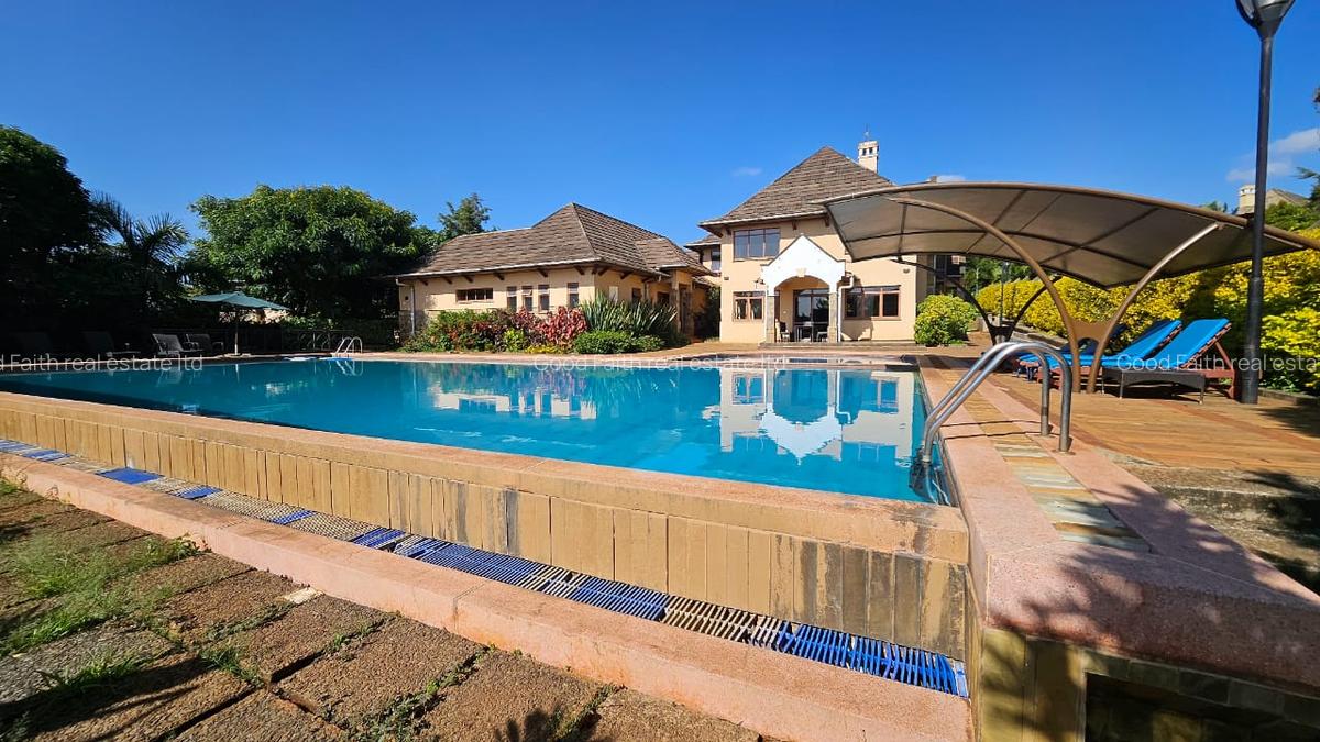 5 Bed Villa with En Suite in Runda - 20