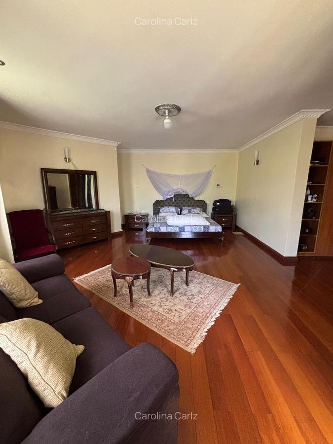 5 Bed House with En Suite in Runda - 12