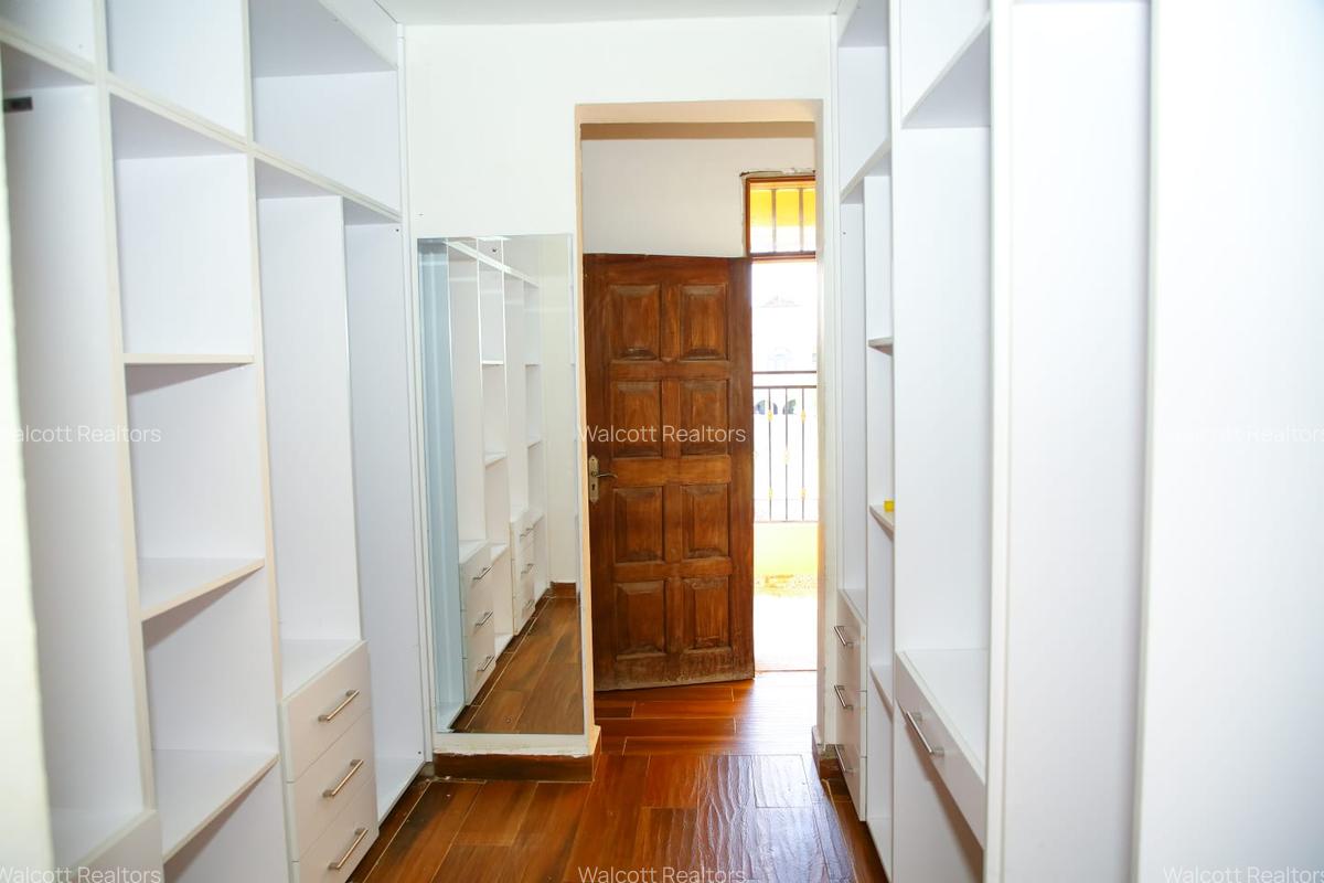 4 Bed House with En Suite in Syokimau - 16