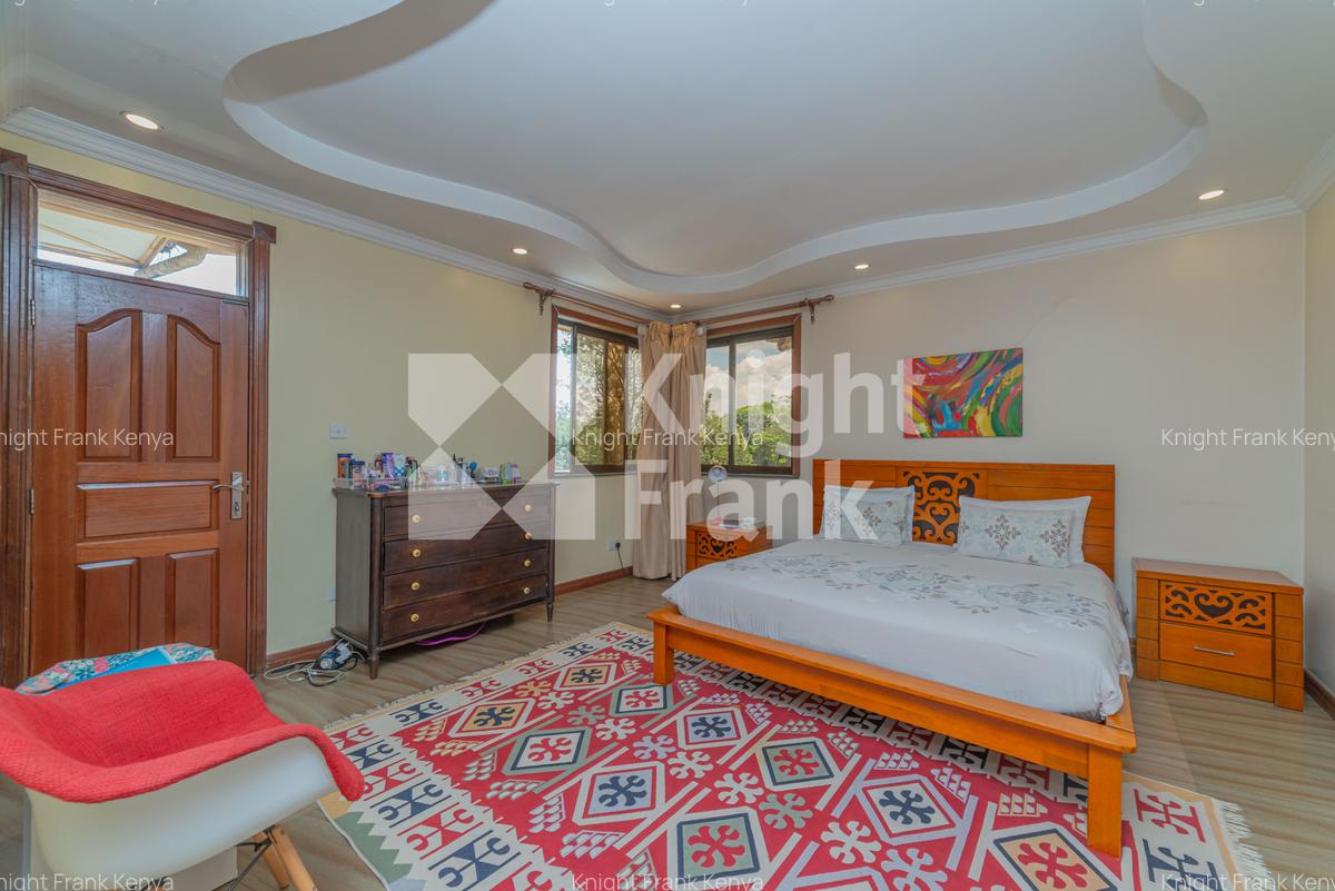 4 Bed Townhouse with En Suite in Hill View - 16