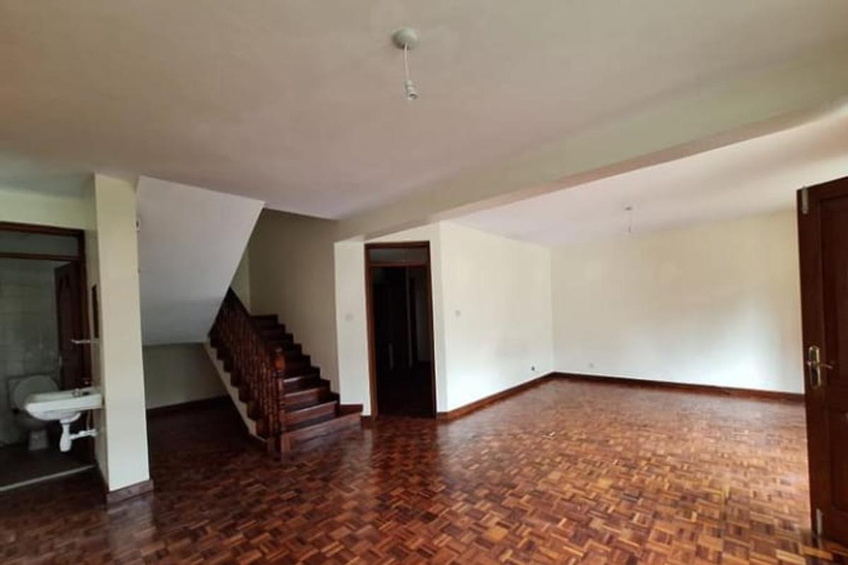 4 Bed Townhouse with En Suite in Lavington - 6