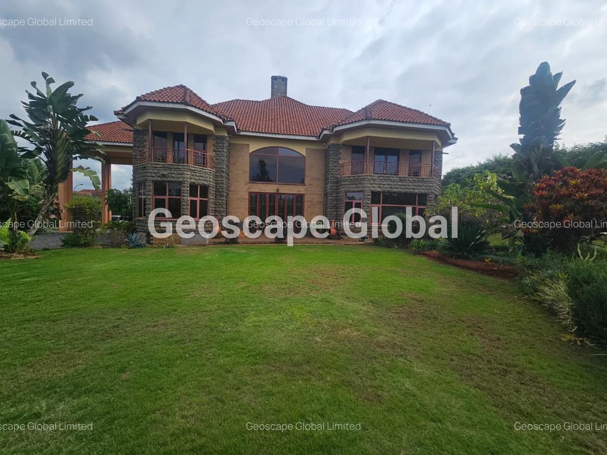4 Bed House with En Suite in Ridgeways - 1