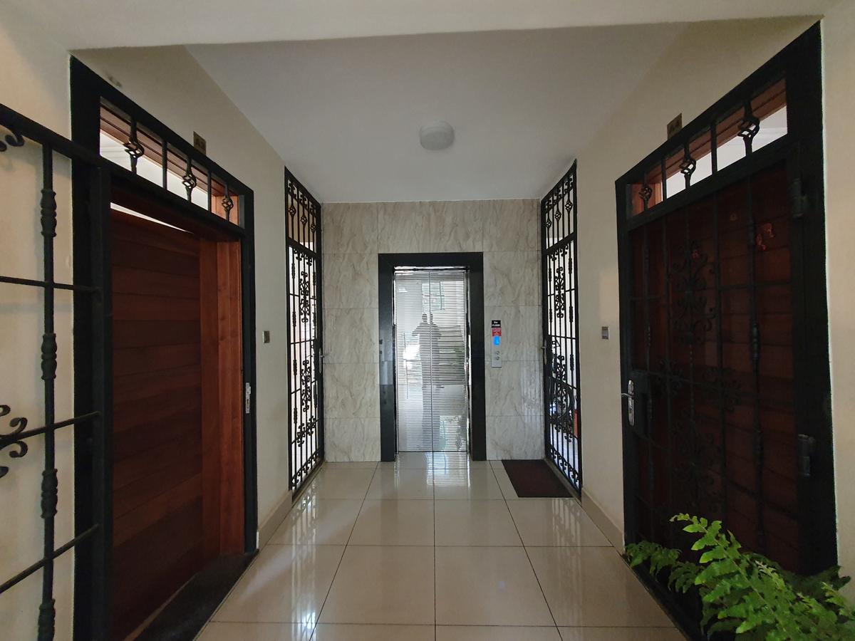 4 Bed Apartment with En Suite at 2Nd Parklands Avenue - 20