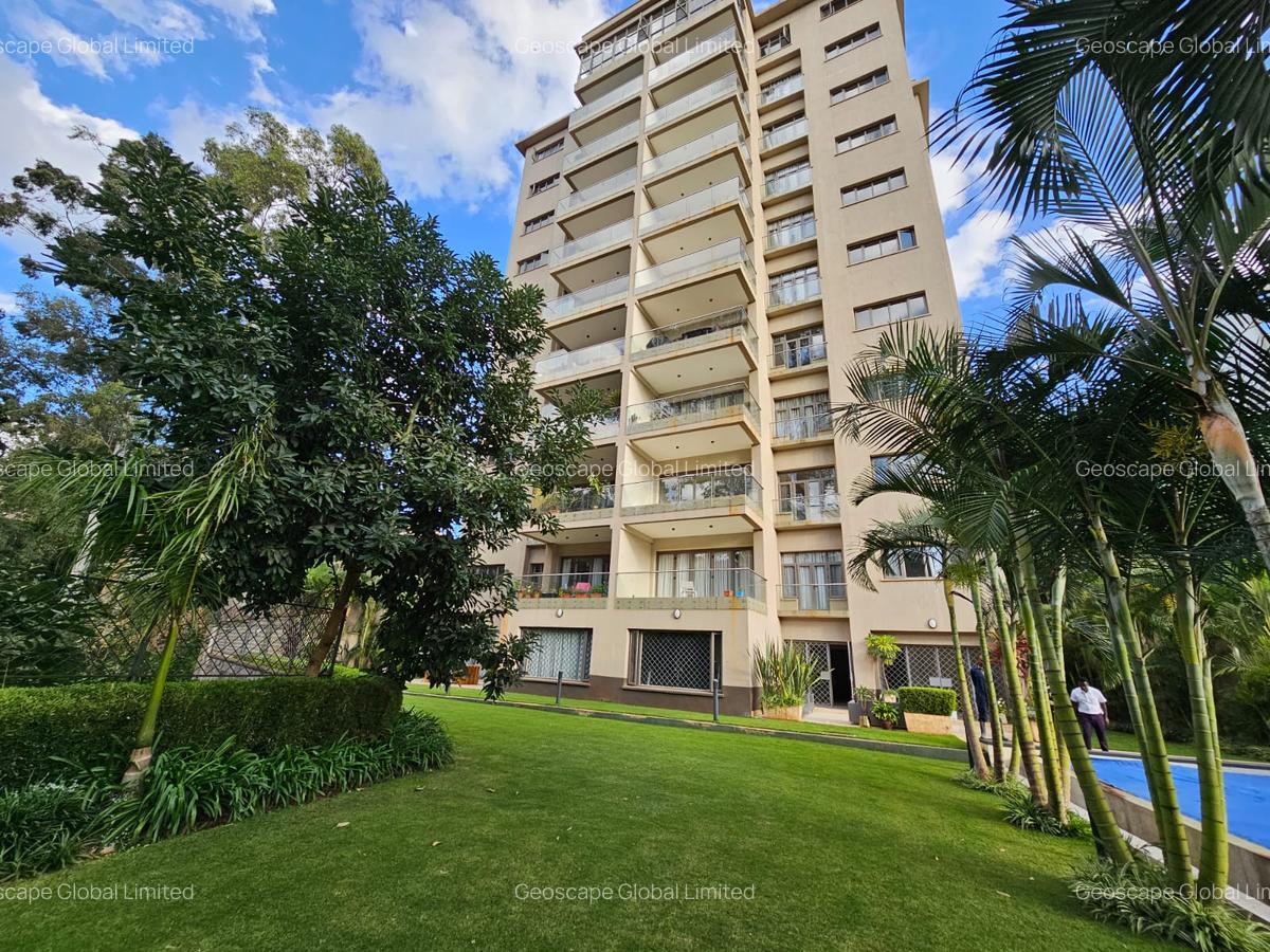 3 Bed Apartment with En Suite in Riverside - 10