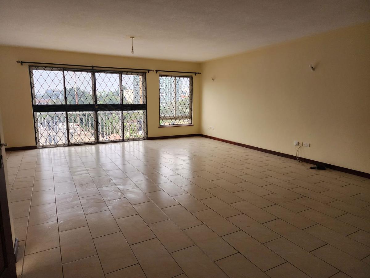 3 Bed Apartment with En Suite in Westlands Area - 4