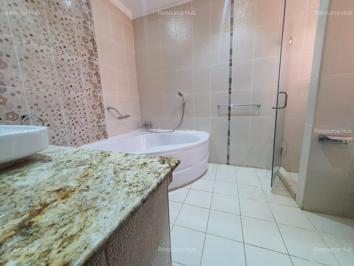 5 Bed House with En Suite at Kyuna - 17