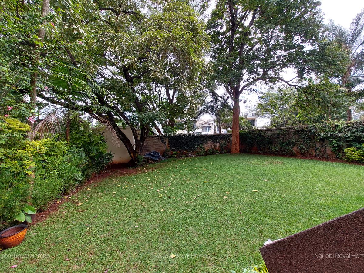 5 Bed Townhouse with En Suite at Lavington Road - 8