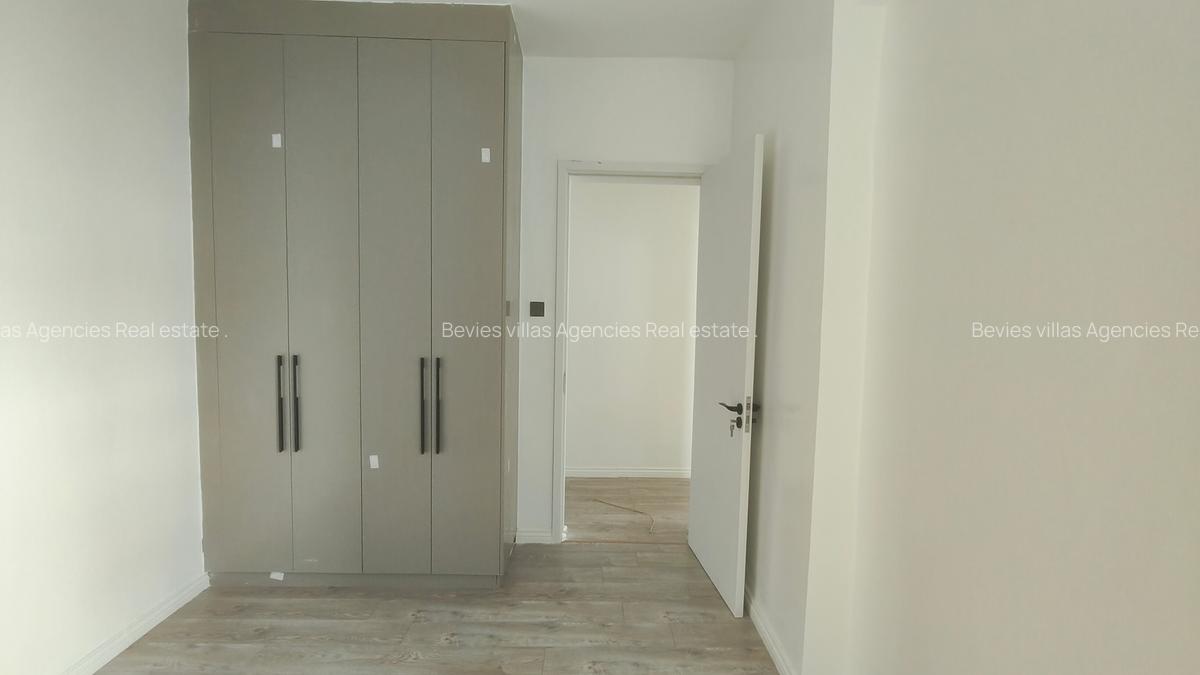 4 Bed Apartment with En Suite at Parklands - 3