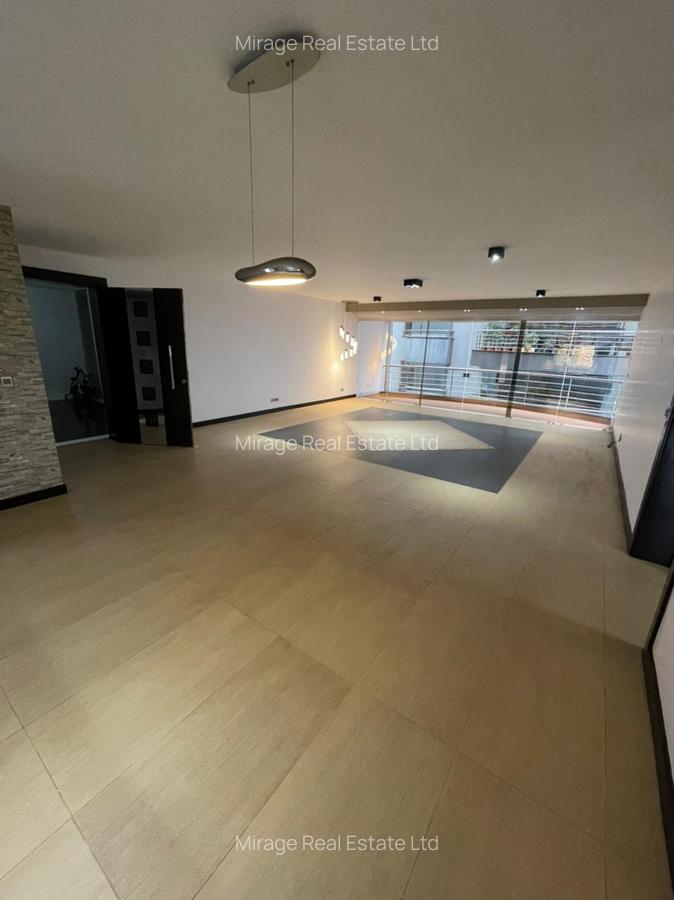 3 Bed Apartment with En Suite in Riverside - 16