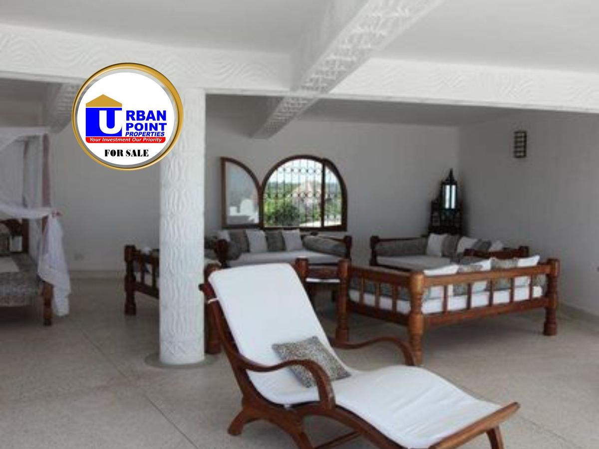 5 Bed House with En Suite in Watamu - 13