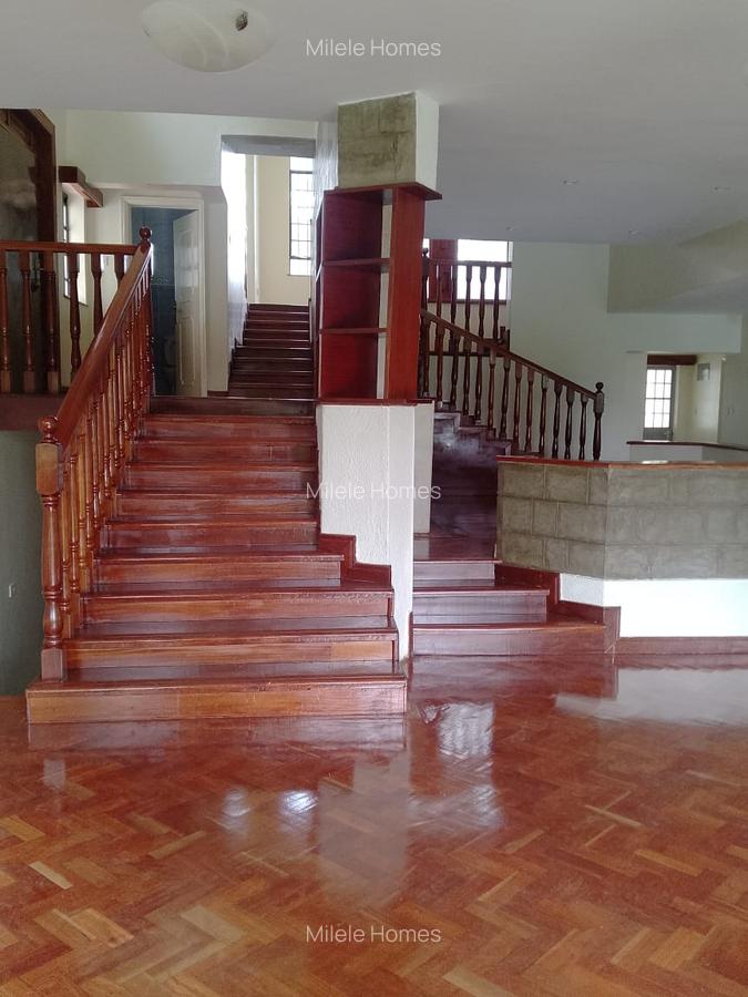 6 Bed Villa with En Suite in Runda - 4