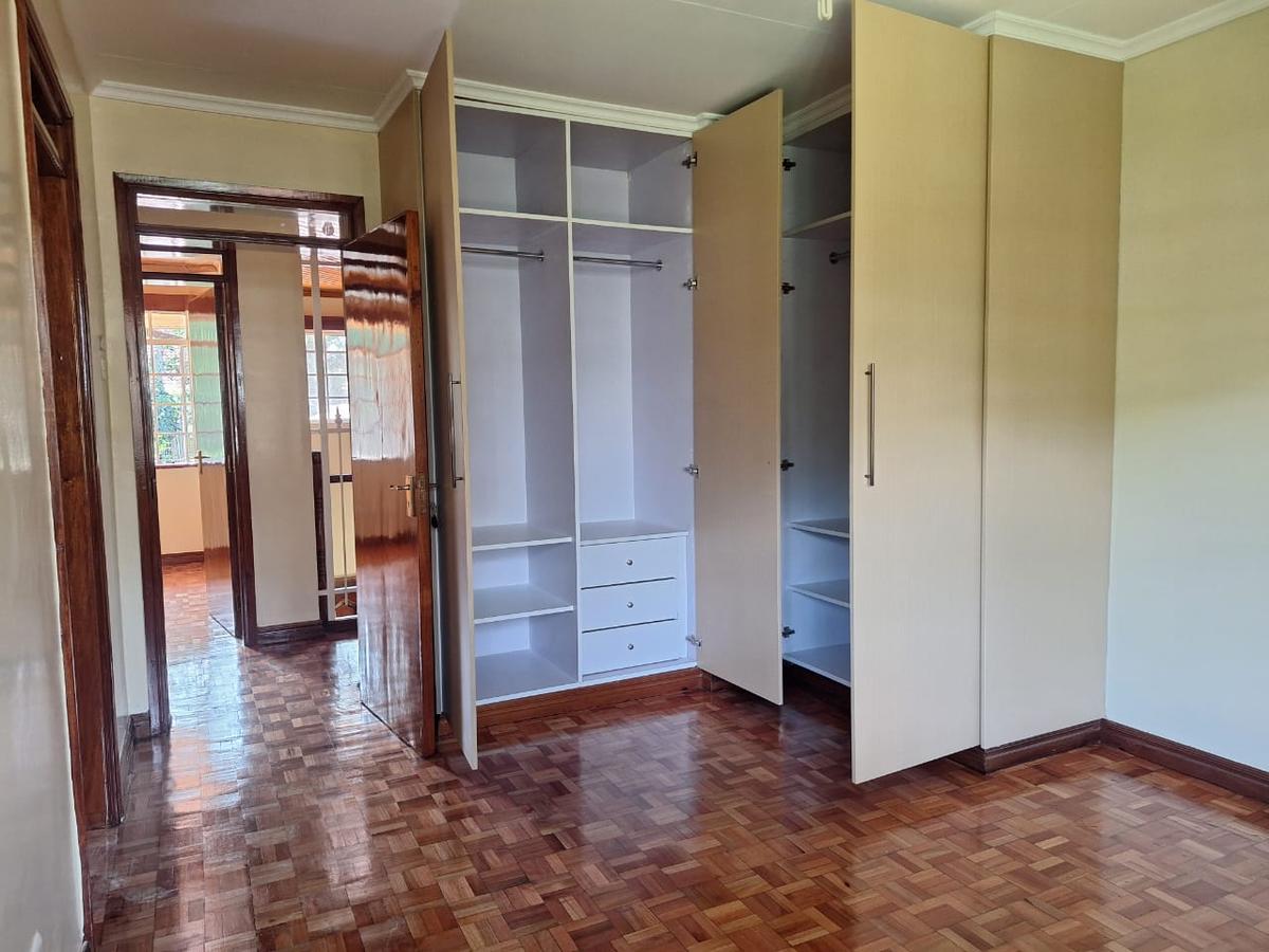 4 Bed House with En Suite in Runda - 10