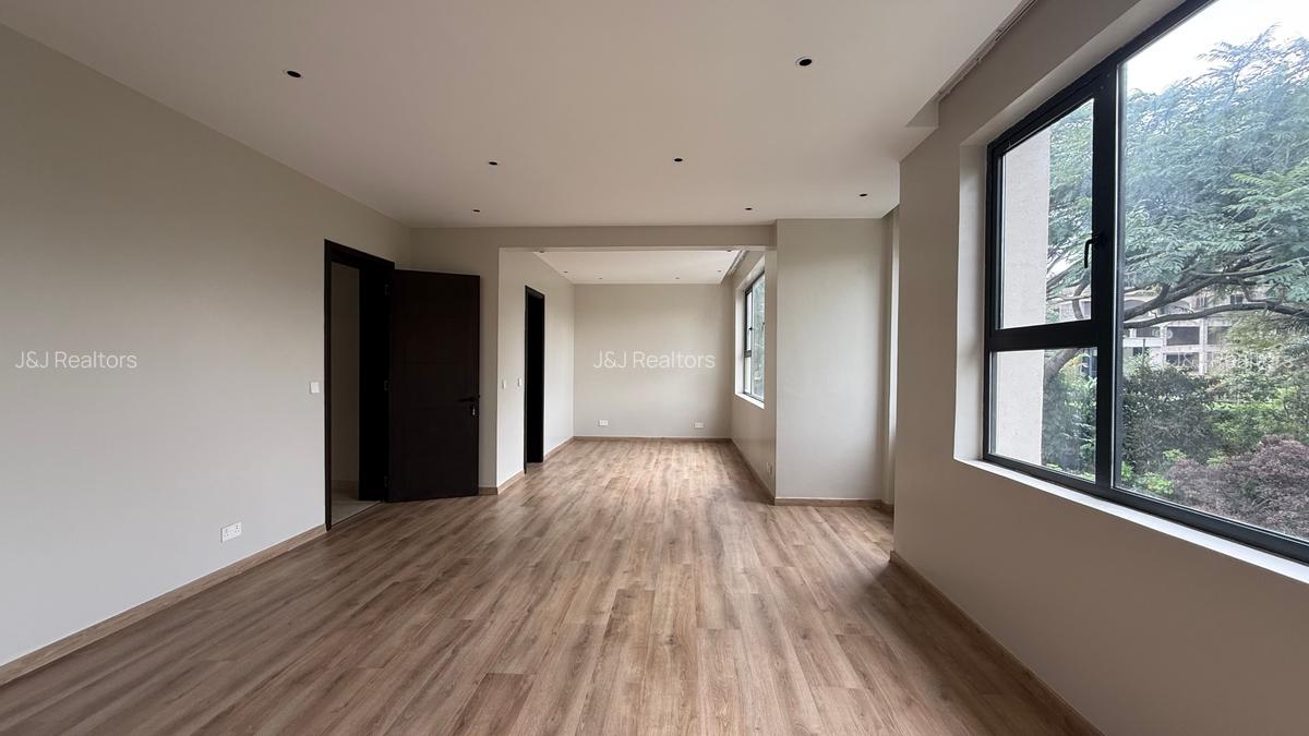 5 Bed Townhouse with En Suite in Lavington - 10