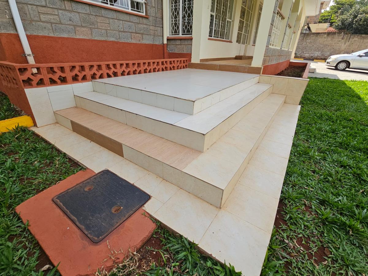 5 Bed House with En Suite in Loresho - 10