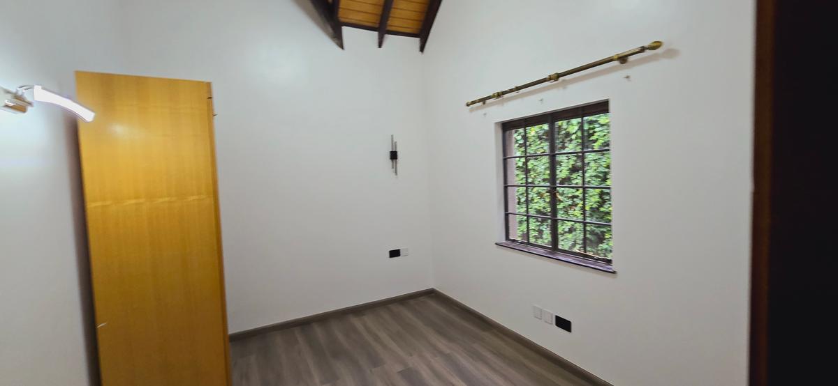 5 Bed Townhouse with En Suite at Othaya Road - 10