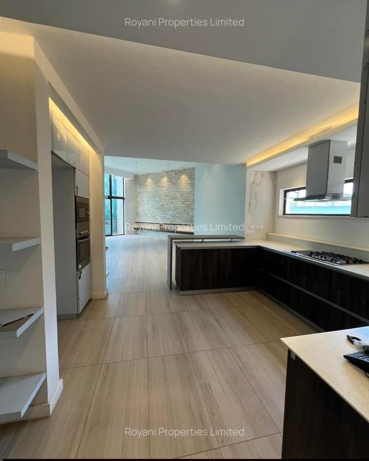 4 Bed Townhouse with En Suite in Lavington - 4