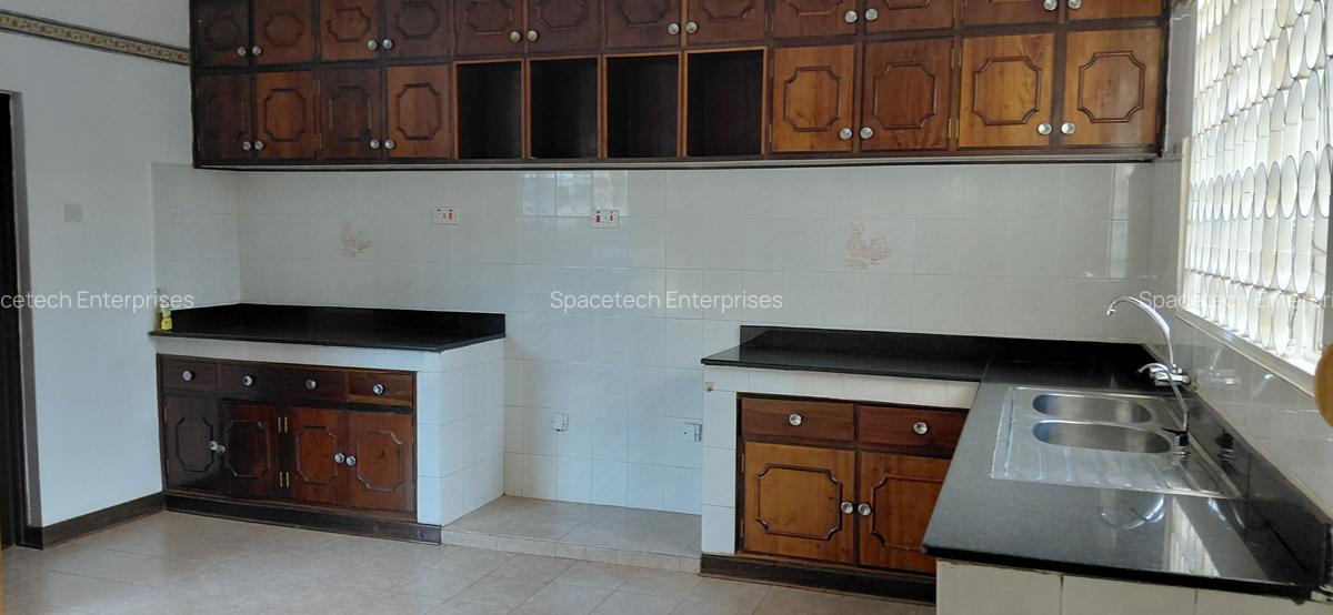 4 Bed House with En Suite in Runda - 6