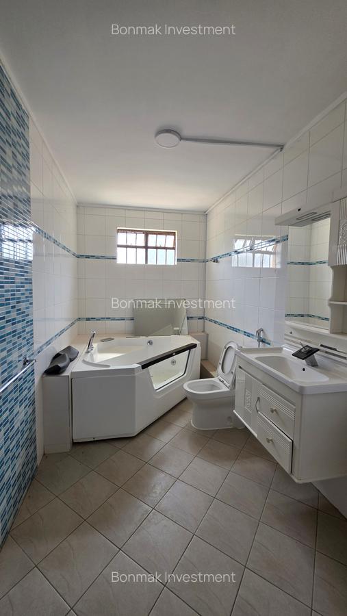 3 Bed Apartment with En Suite at Valley Arcade - 19