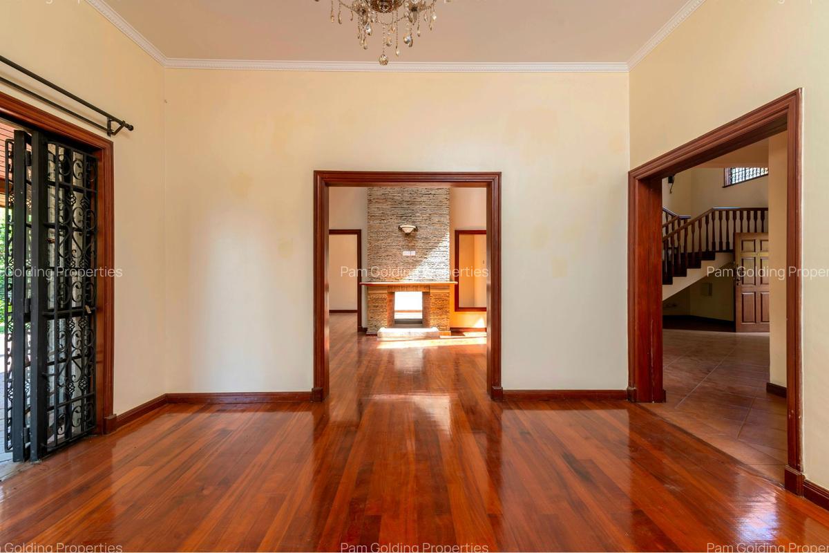 6 Bed House with En Suite in Karen - 3