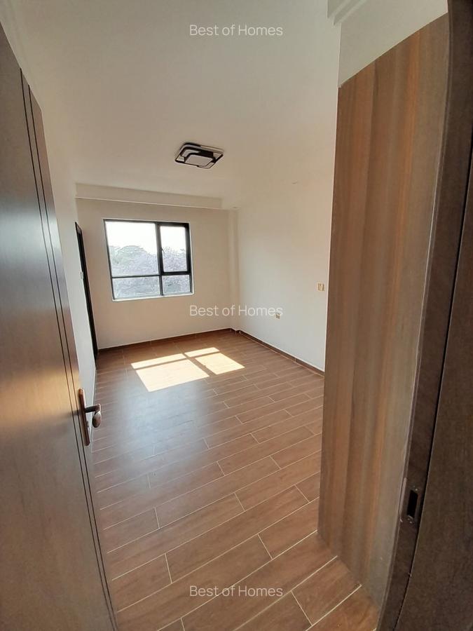 2 Bed Apartment with En Suite in Lavington - 10